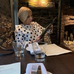 Meet your Posher, Fabienne